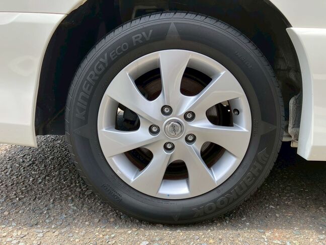 アルミホイールにも傷は無く。前の方が大切に乗られていたのが分かります。